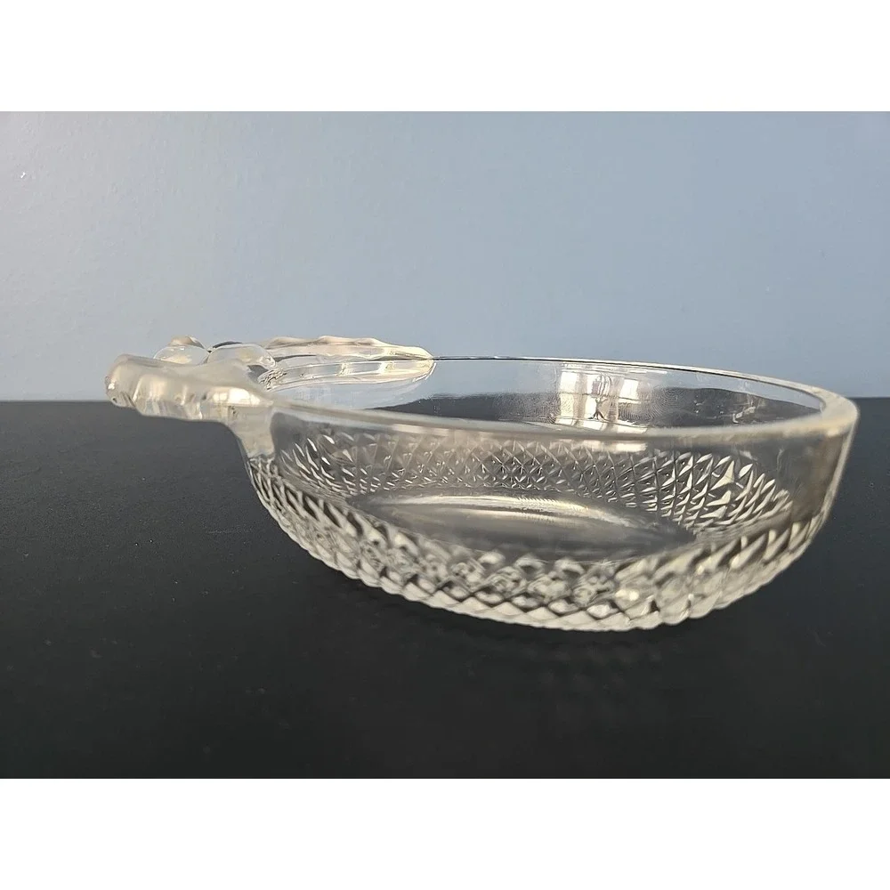 Mikasa Studio Nova‎ Frosted Holly Berry Glass Bowl Christmas Treasure Dish